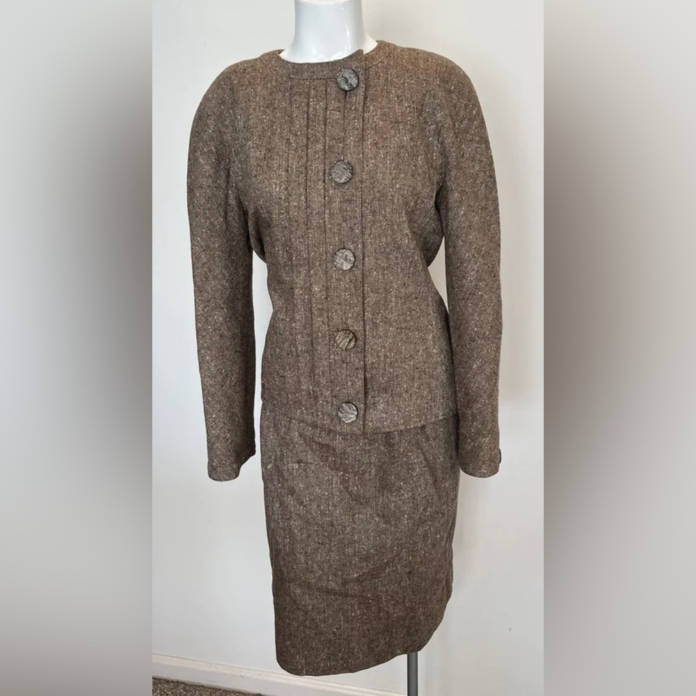 VINTAGE VALENTINO Italian Classic Wool Tweed 2 pc Skirt Suit